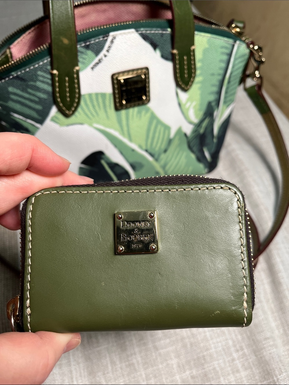 Dooney & Bourke Green Leaf Print Crossbody Satchel with Florentine card case - Picture 7 of 9